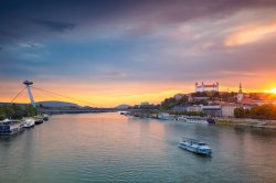 Rieka Dunaj a Bratislavský hrad