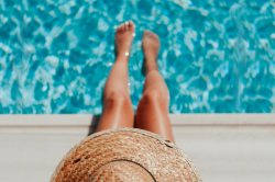 Outdoor swimming pools and lakes